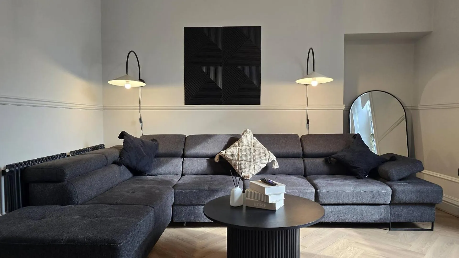 Luxury Central Apartment W/ 3 Beds + 24Hr Check-In Aberdeen Großbritannien