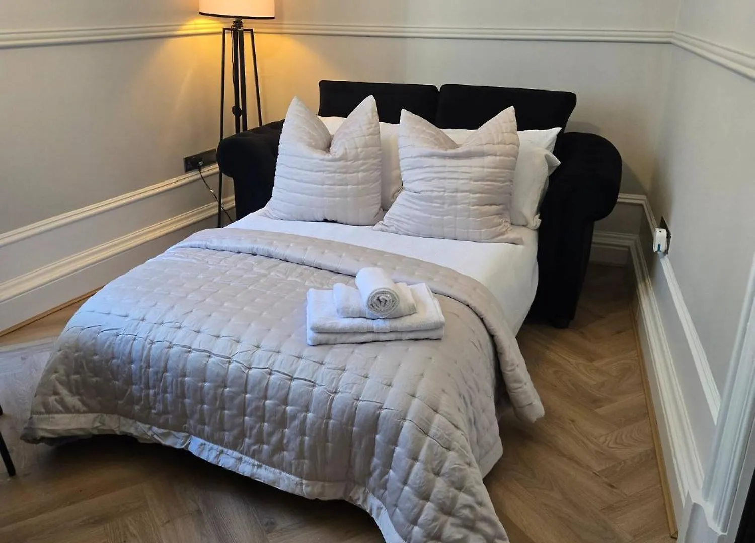 Luxury Central Apartment W/ 3 Beds + 24Hr Check-In Aberdeen
